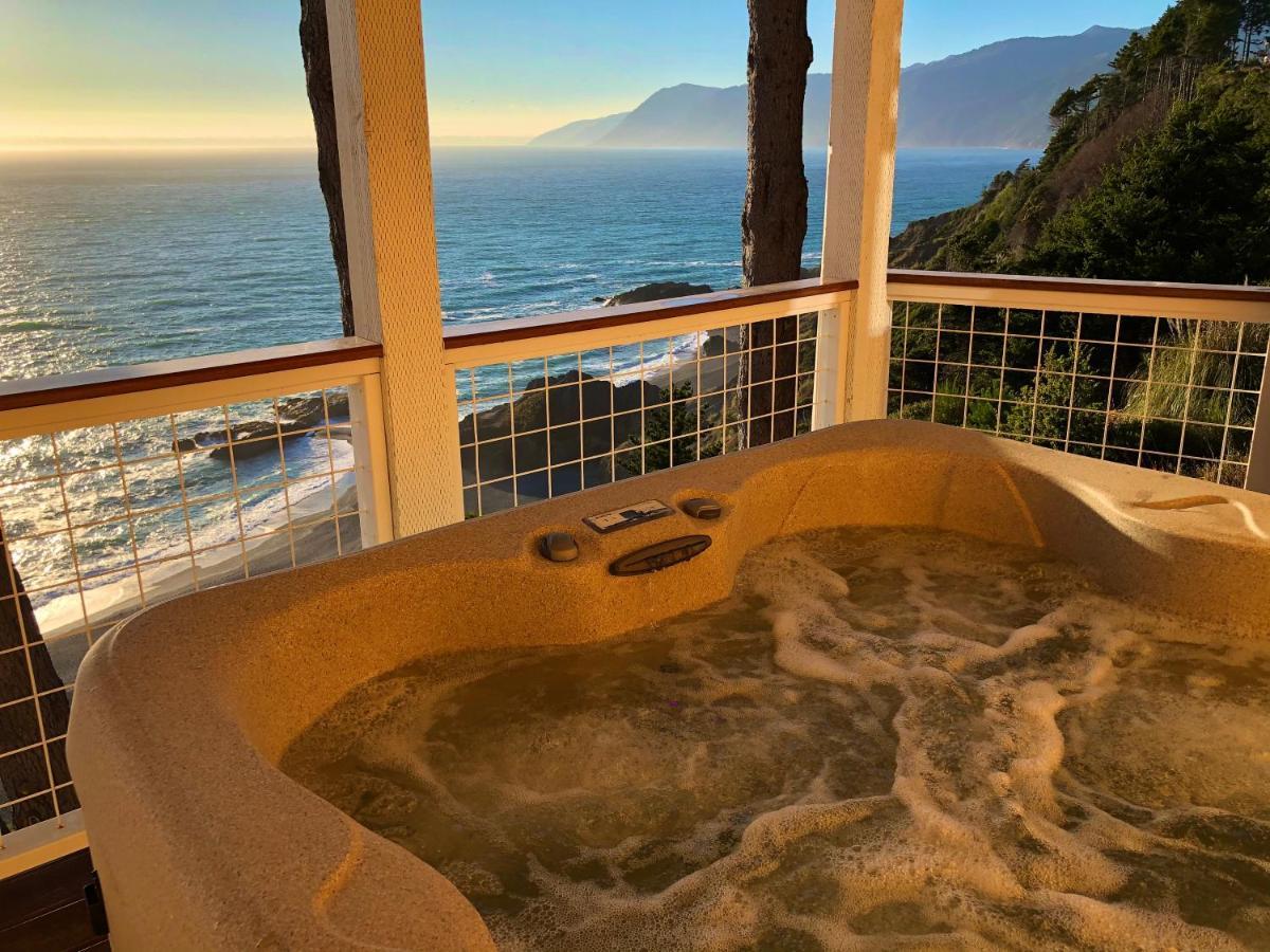 Amazing Oceanview 2 Bedroom Oceanfront! By Oceanviewhottubs Shelter Cove, Ca Tesla Ev Station Exterior photo